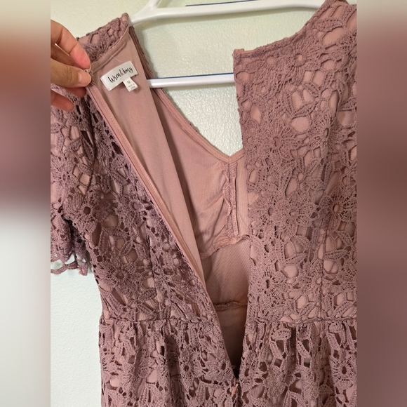 Wren & Ivory Mauve Lace Dress Size Medium - Picture 3 of 11